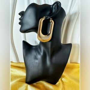 Stainless steel Elegant Gold Hoop Earrings New